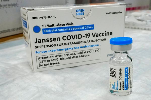 US Recommends 'Pause' For J&J Vaccine Over Clot Reports