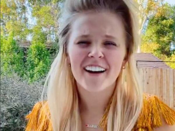 Watch: Fans React to JoJo Siwa's New 'Do