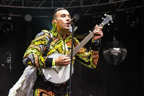 Sufjan Stevens is Relearning to Walk after Guillain-Barre Syndrome Left him Immobile, Hospitalized