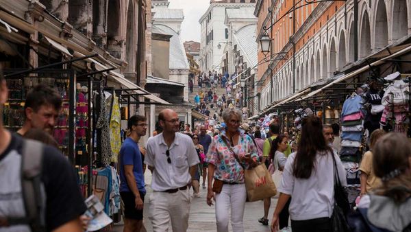 Venice Limiting Tourist Groups to 25 Starting in June to Protect the Popular City 