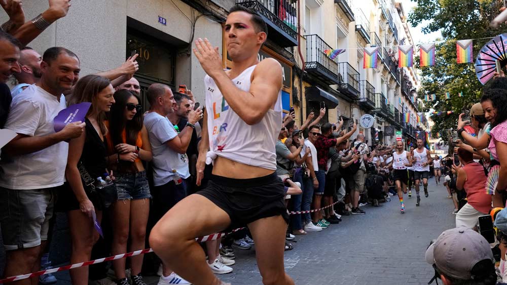 Madrid Hosts High Heels Race to Celebrate Pride Week 