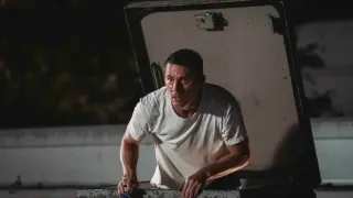 ‘Roofman' Tells a Stranger-Than-Fiction Story With Rigorous Accuracy and a Whole Lot of Toys